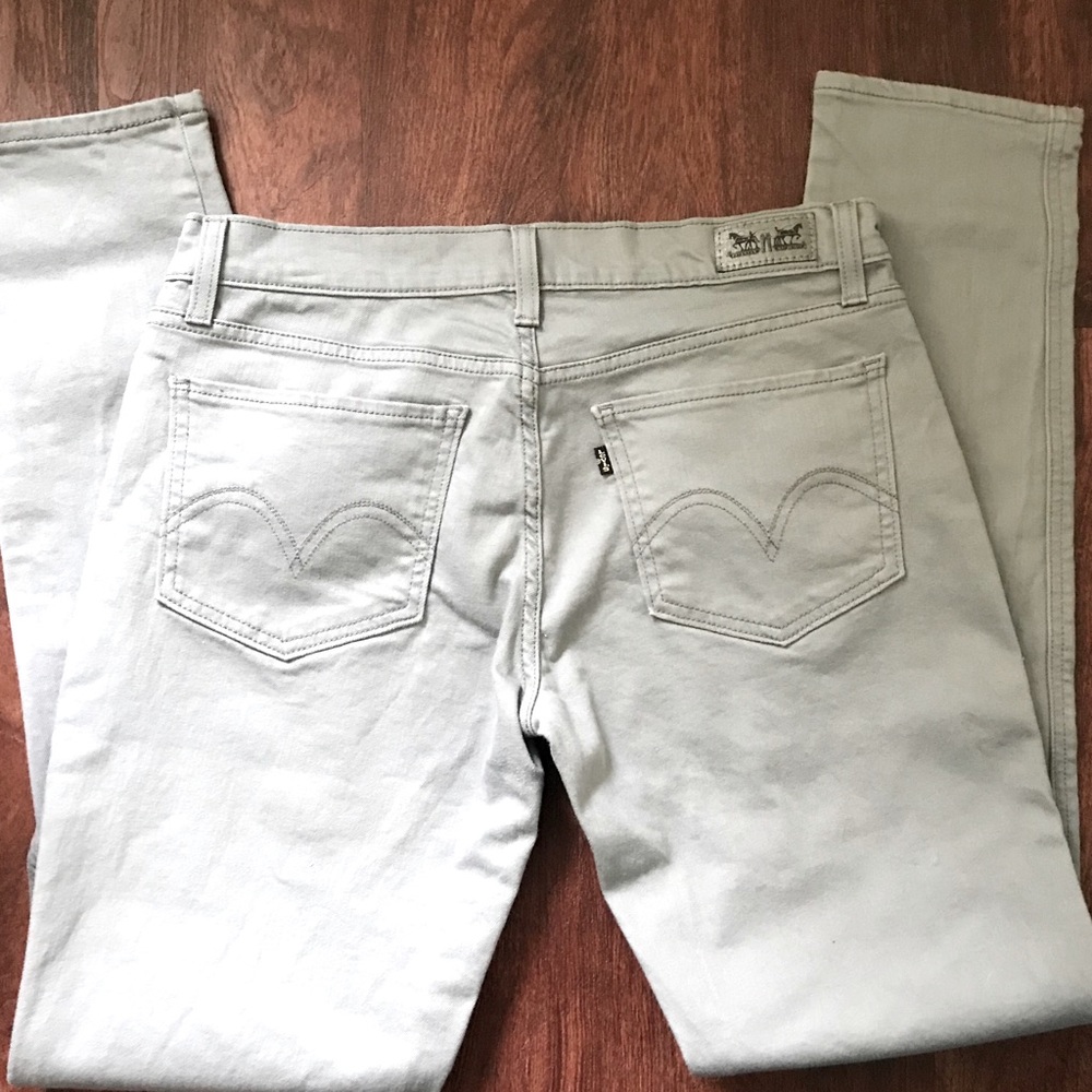 🌟Levi 524 super low women’s jean